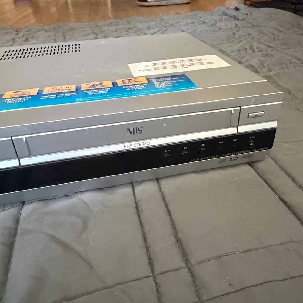 Sony SLV-D360P DVD VCR Combo Player Progressive Scan Hi-Fi Stereo Silver -READ - Picture 3 of 13